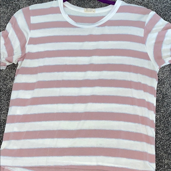 BRANDY MELVILLE TOPS - Picture 2 of 3